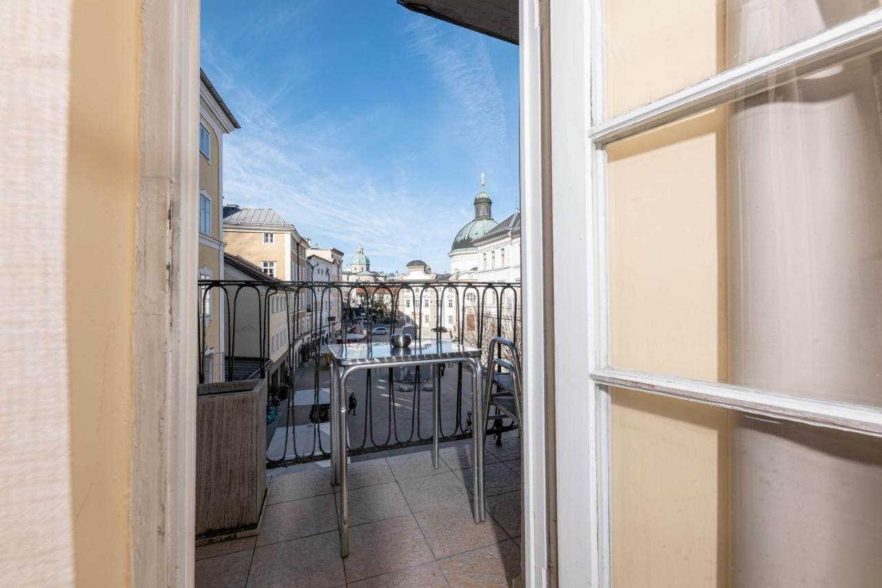 Doppelzimmer mit Balkon und Blick auf die Kathedrale