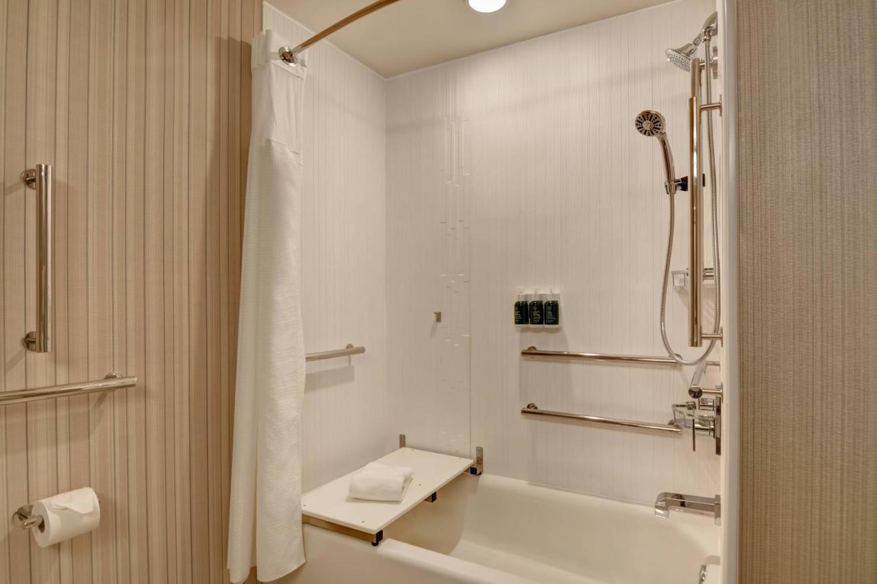 King Room - Mobility Accessible