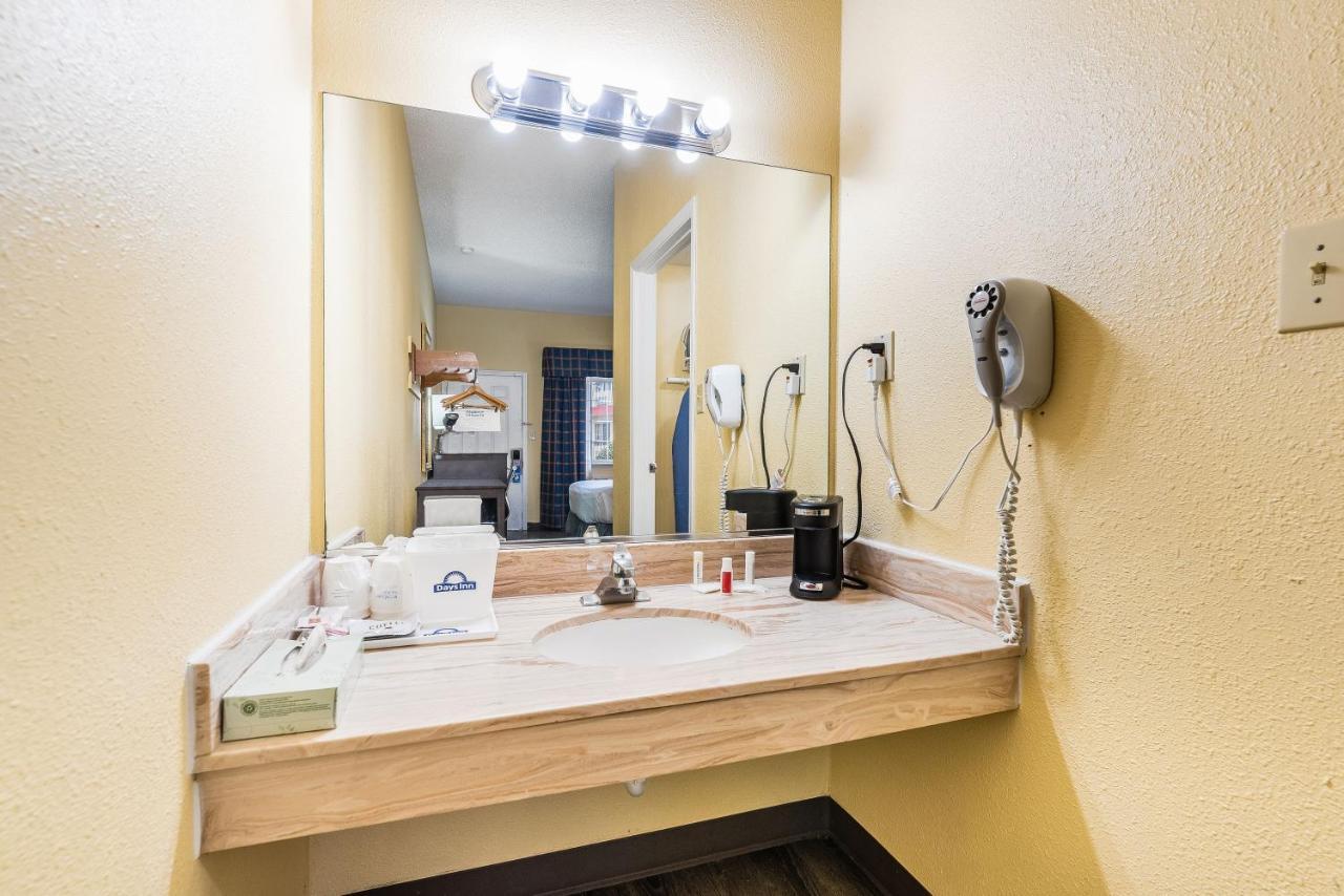 King Room - Disability Access/Non-Smoking