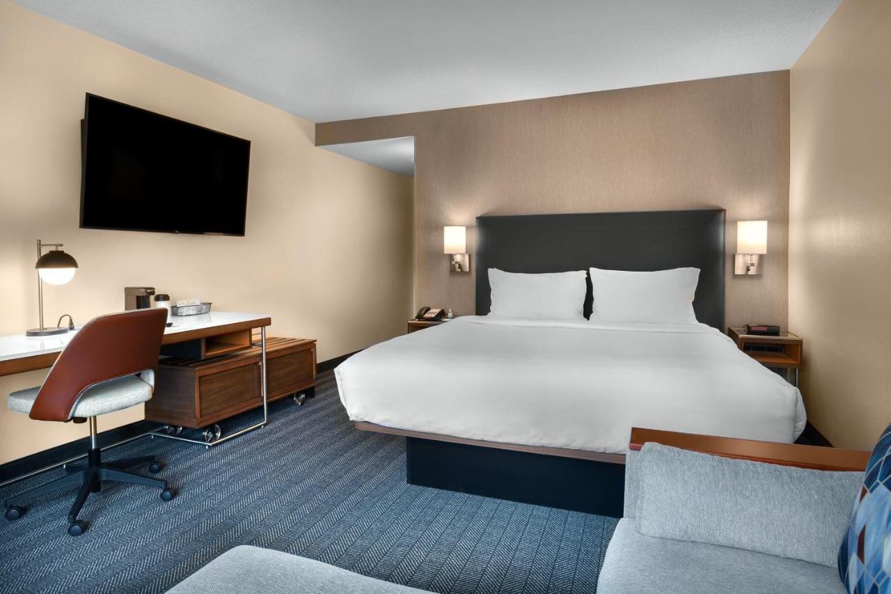 King Room with Sofa Bed - Hearing Accessible