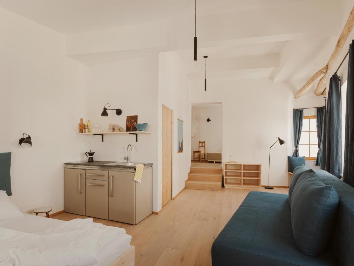 Superior Apartment,1365153464:JPEG
