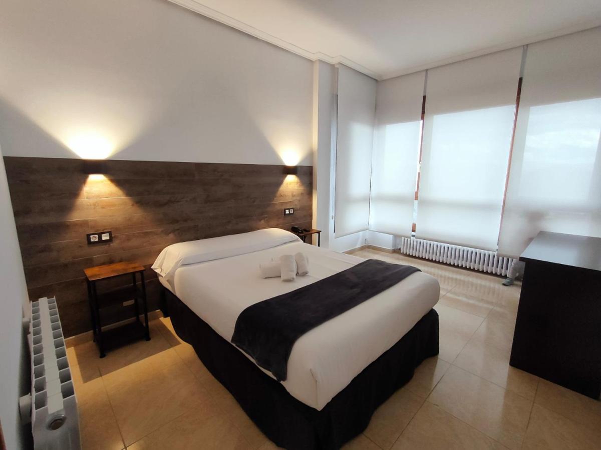 Double Room,1360876751:JPEG