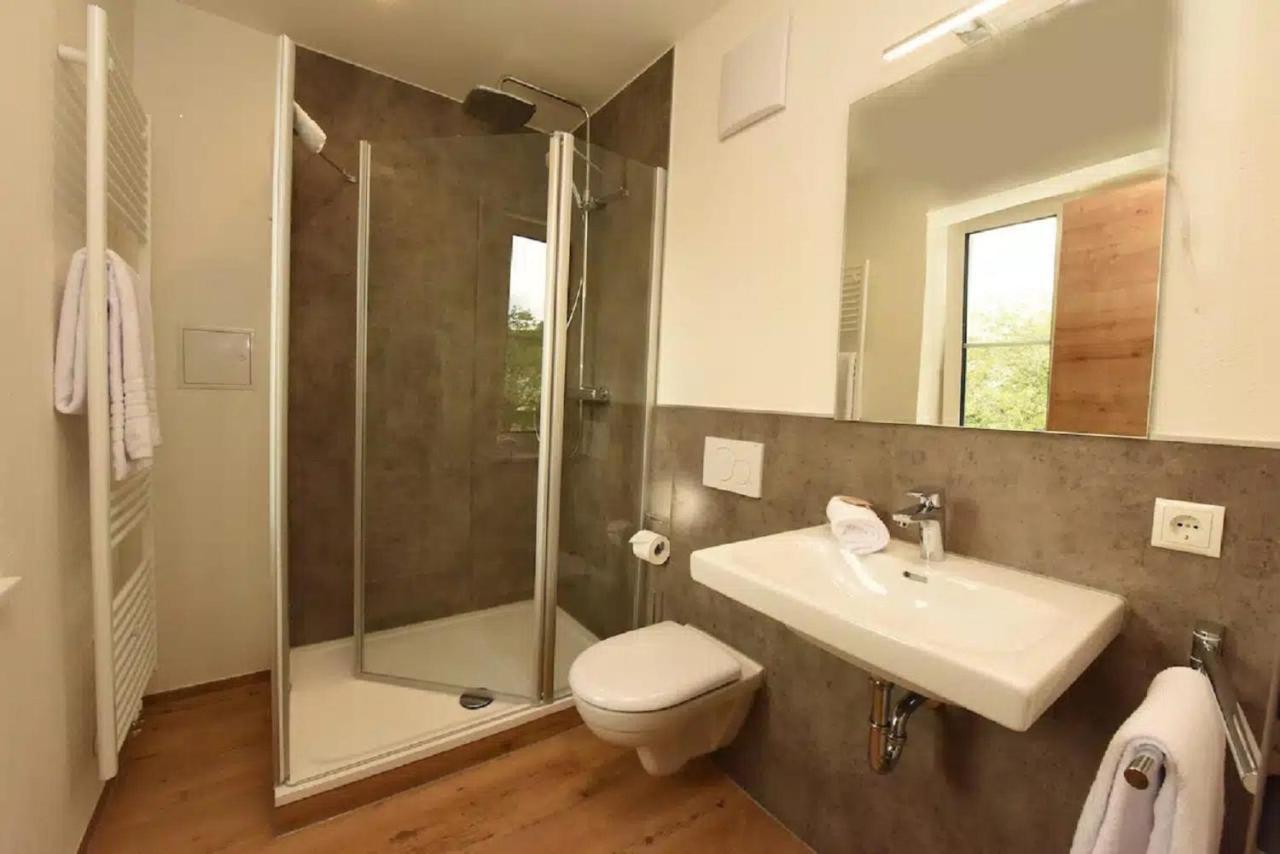 Family Room,1361369153:JPEG