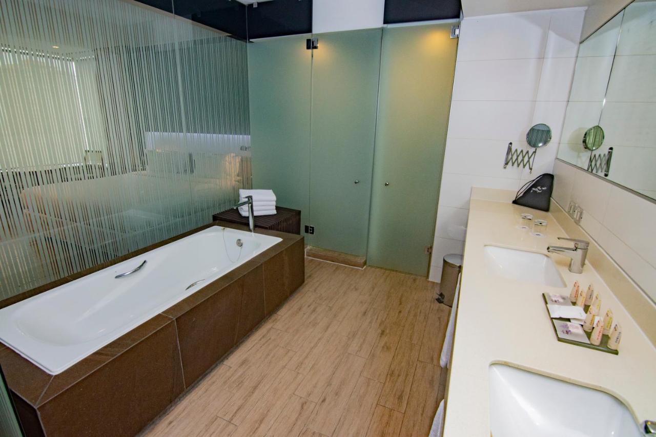Suite Deluxe con cama extragrande para no fumadores