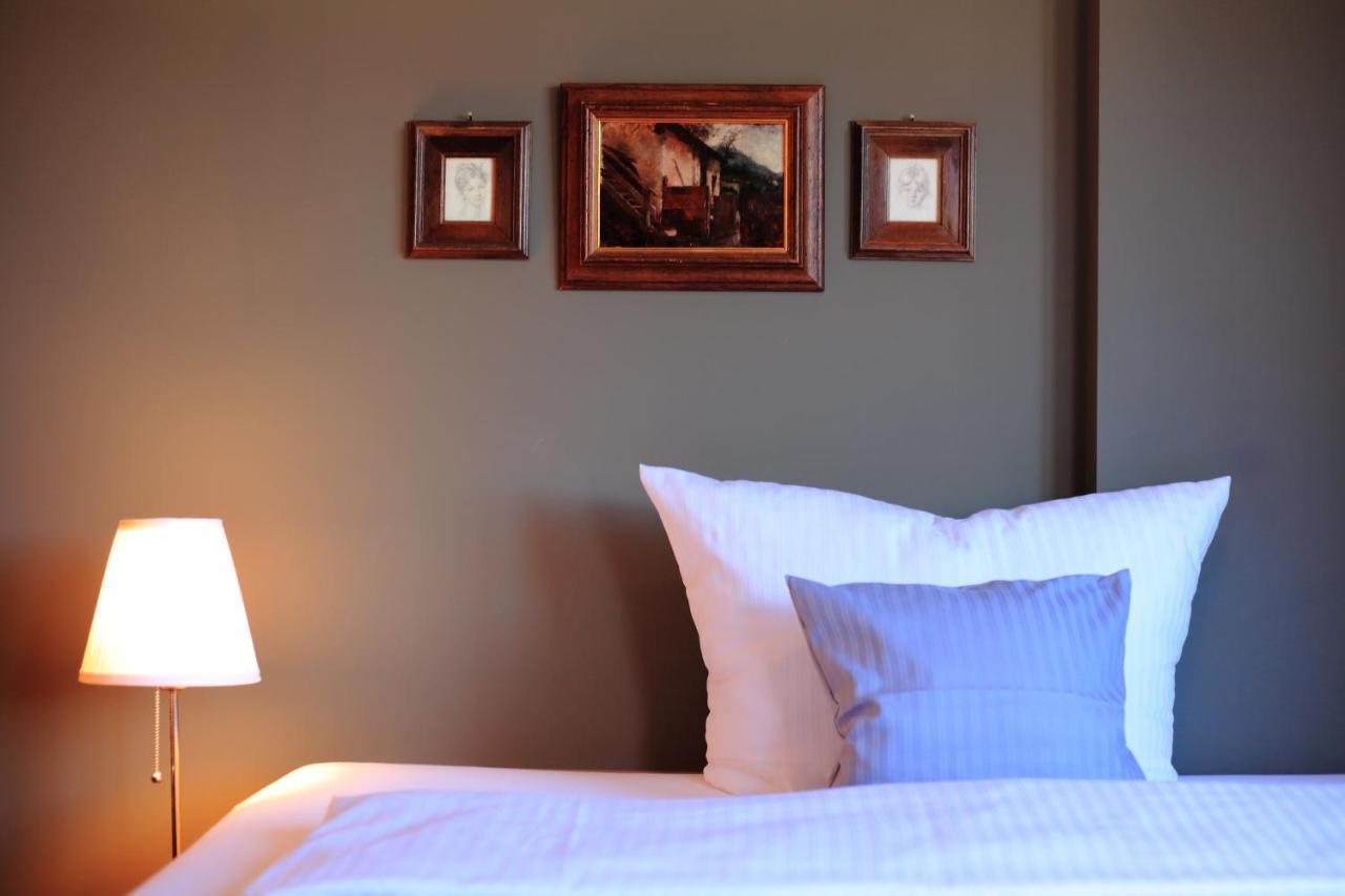 Single Room,1756524035:JPEG