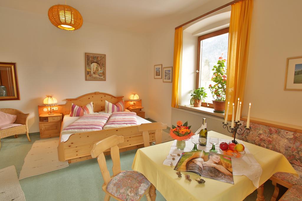 Doppelzimmer mit Balkon