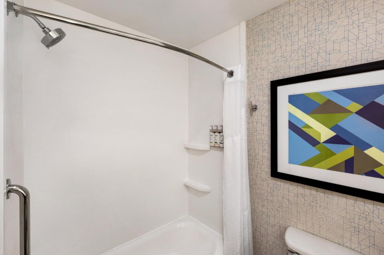 Double Room with Two Double Beds - Hearing Accessible/Non-Smoking