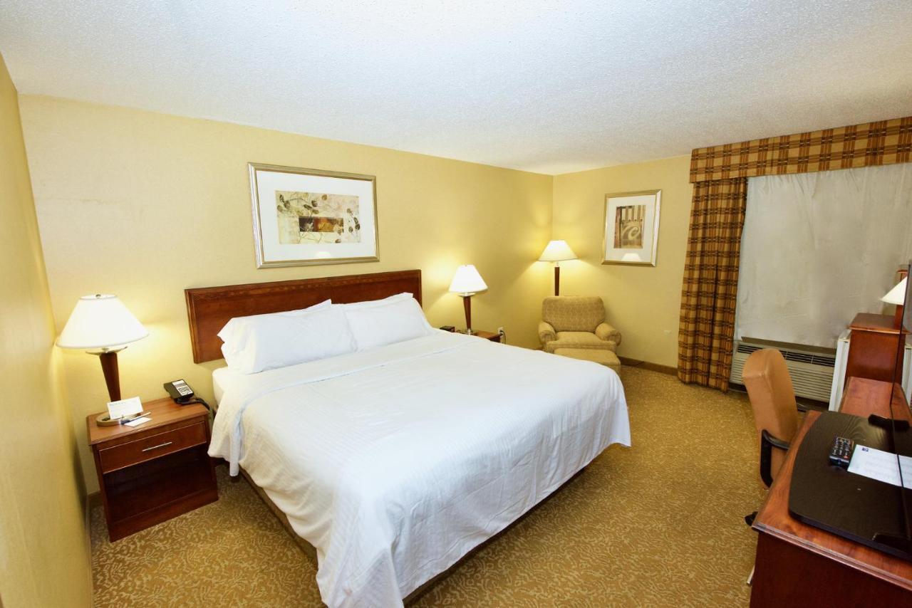 Standard King Room