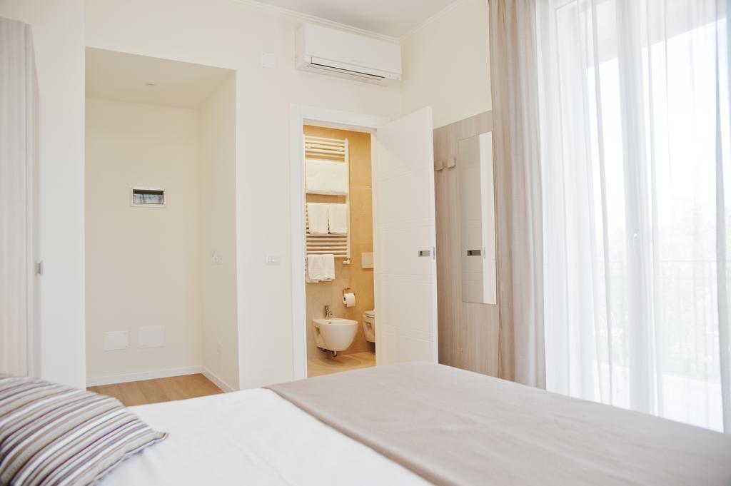 Doppelzimmer mit Balkon und Meerblick
