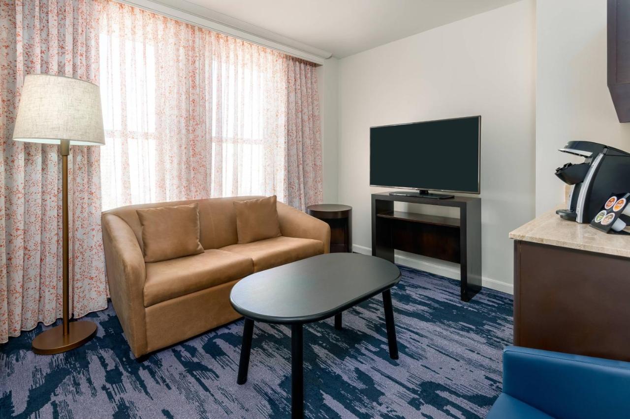 Double Suite with Two Double Beds and City View - Non Smoking