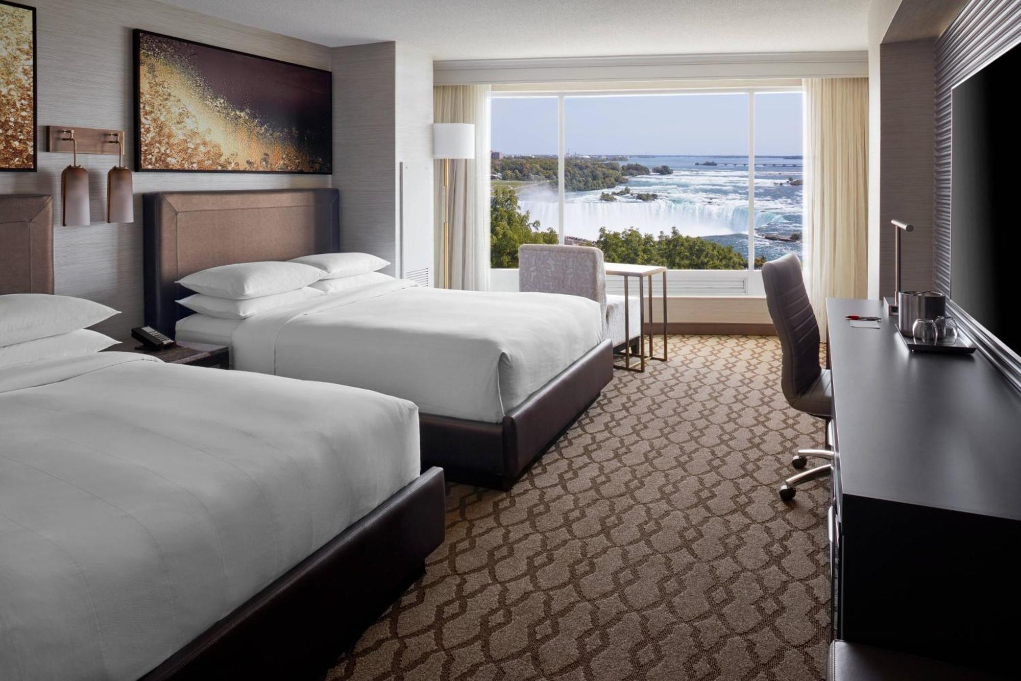 Queen Room with Two Queen Beds and Falls View