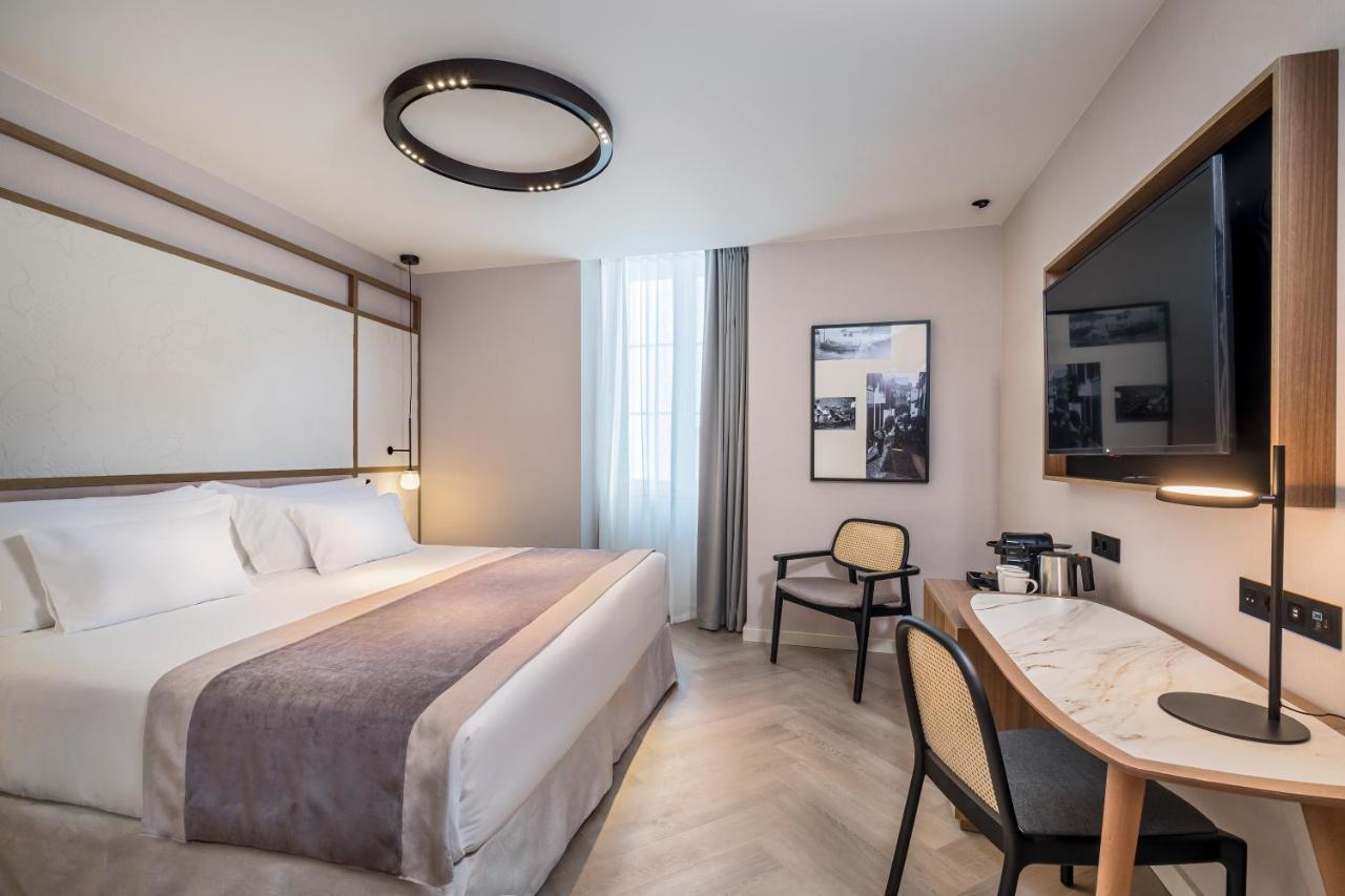 Deluxe Double or Twin Room,1375074389:JPEG