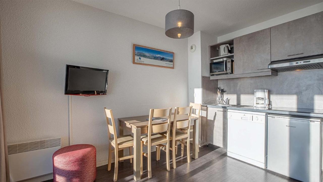 One-Bedroom Apartment,1377754994:JPEG