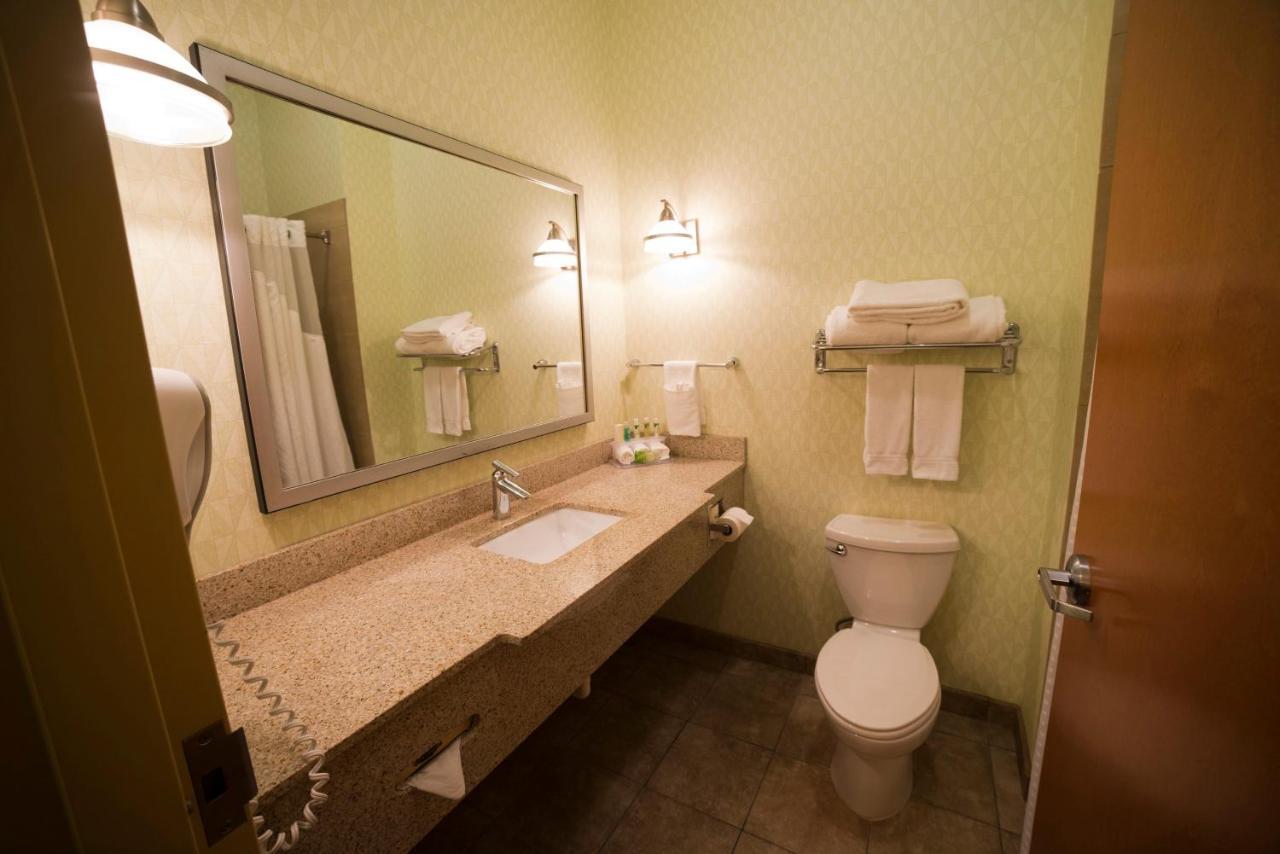 Suite with Two Beds - Non-Smoking