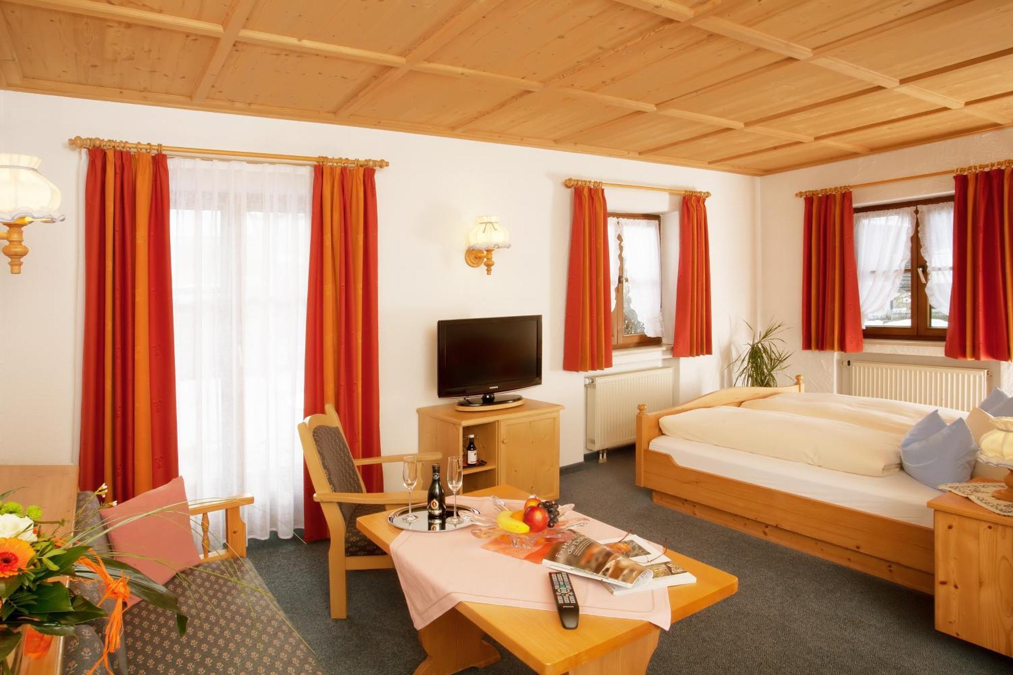 Triple Room,61958695:JPEG