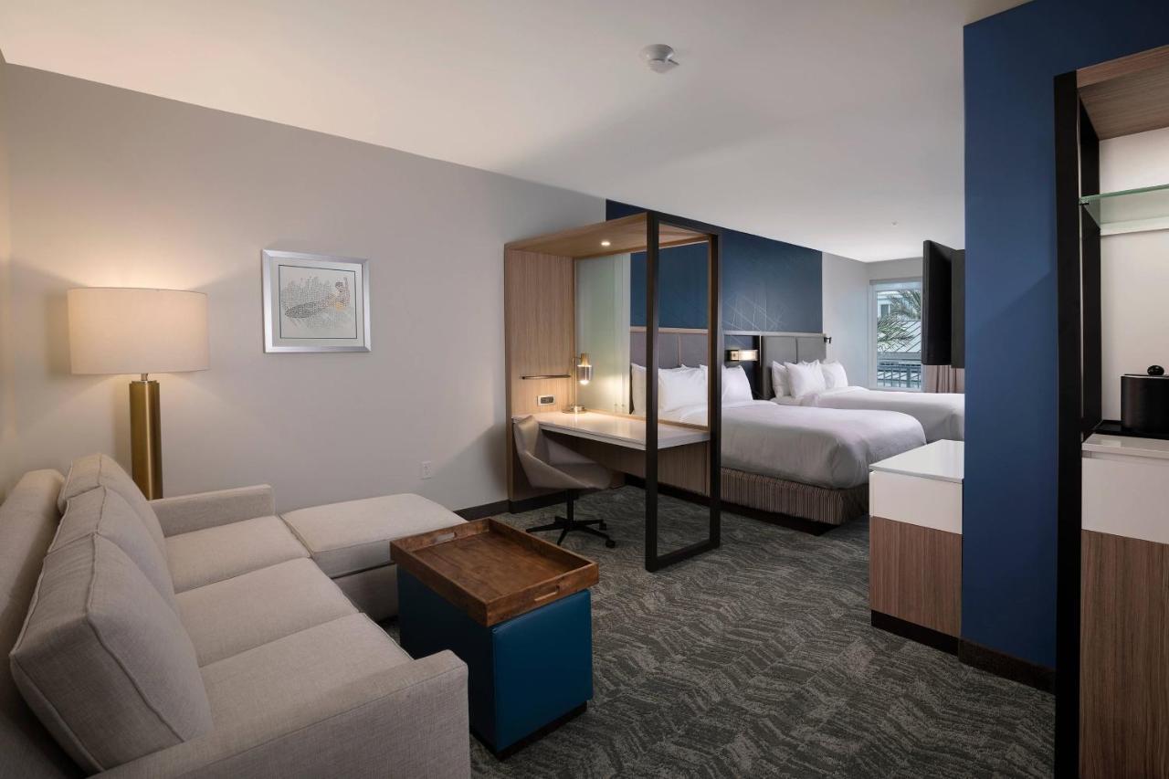 Studio with Two Queen Beds, Partial Ocean View and Sofa Bed