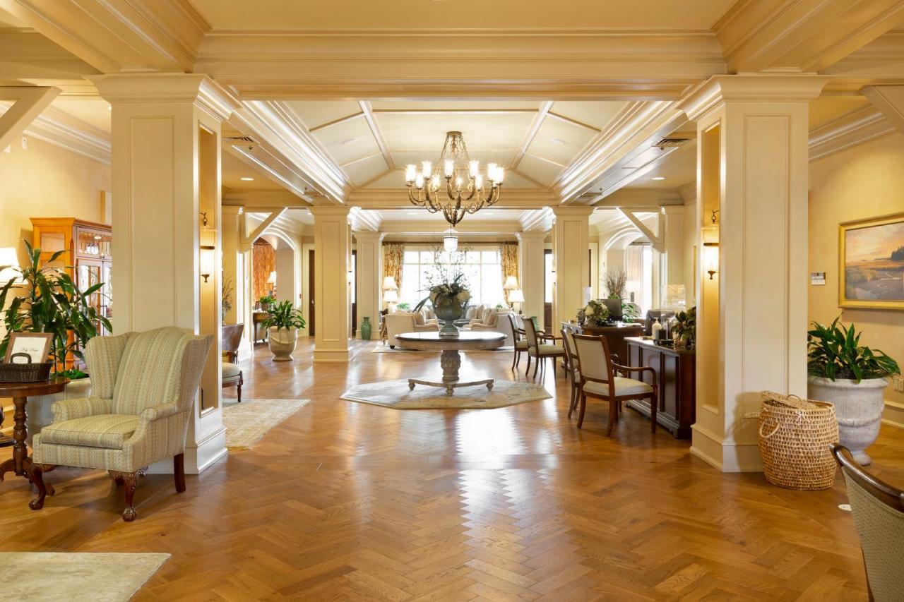 King Bed Golf View