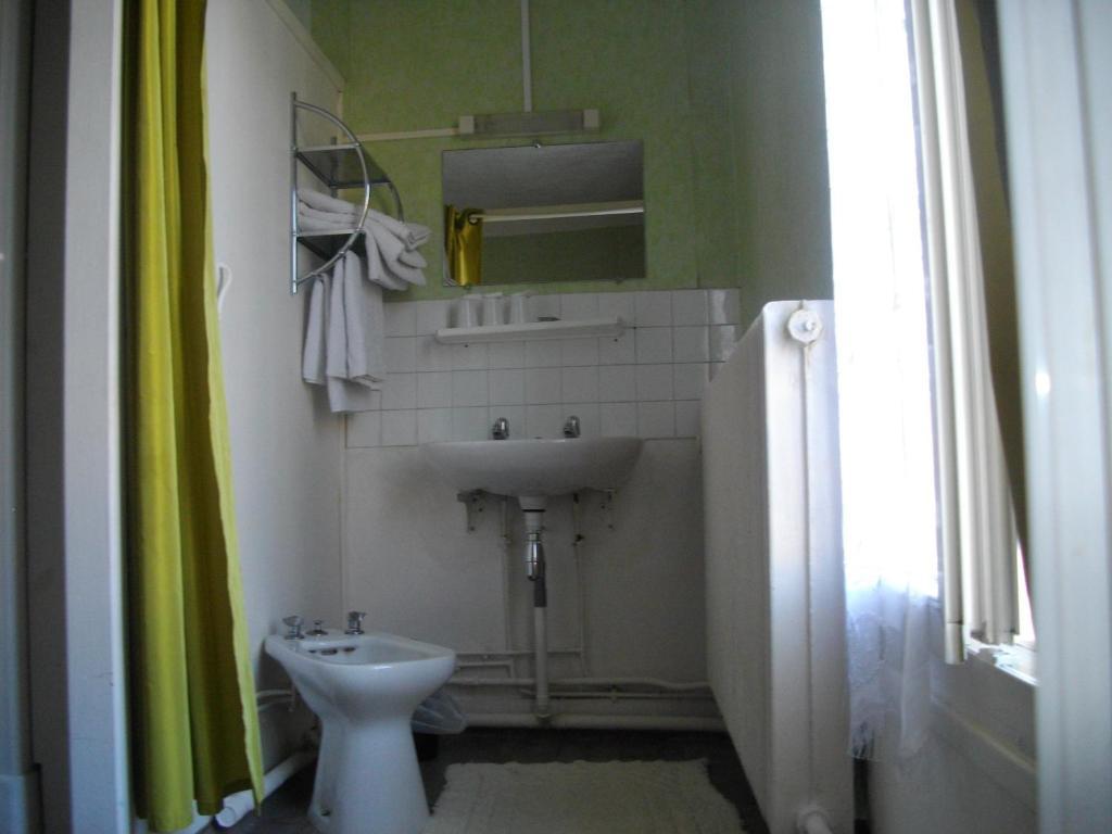 Chambre Familiale avec Toilettes Communes