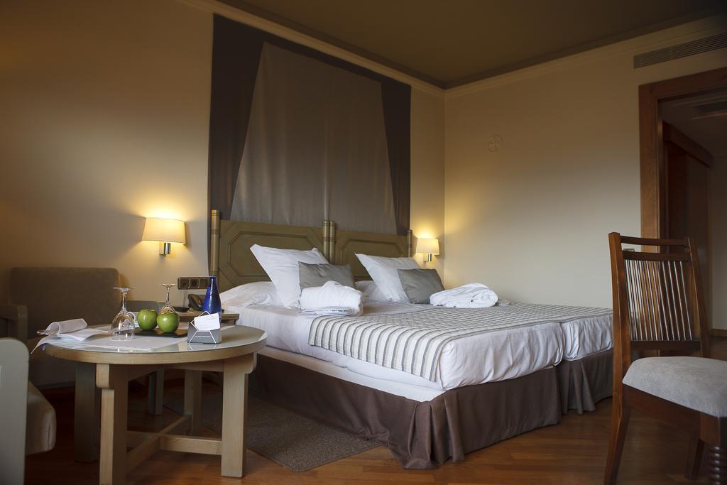 Standard Double Room,109914774:JPEG