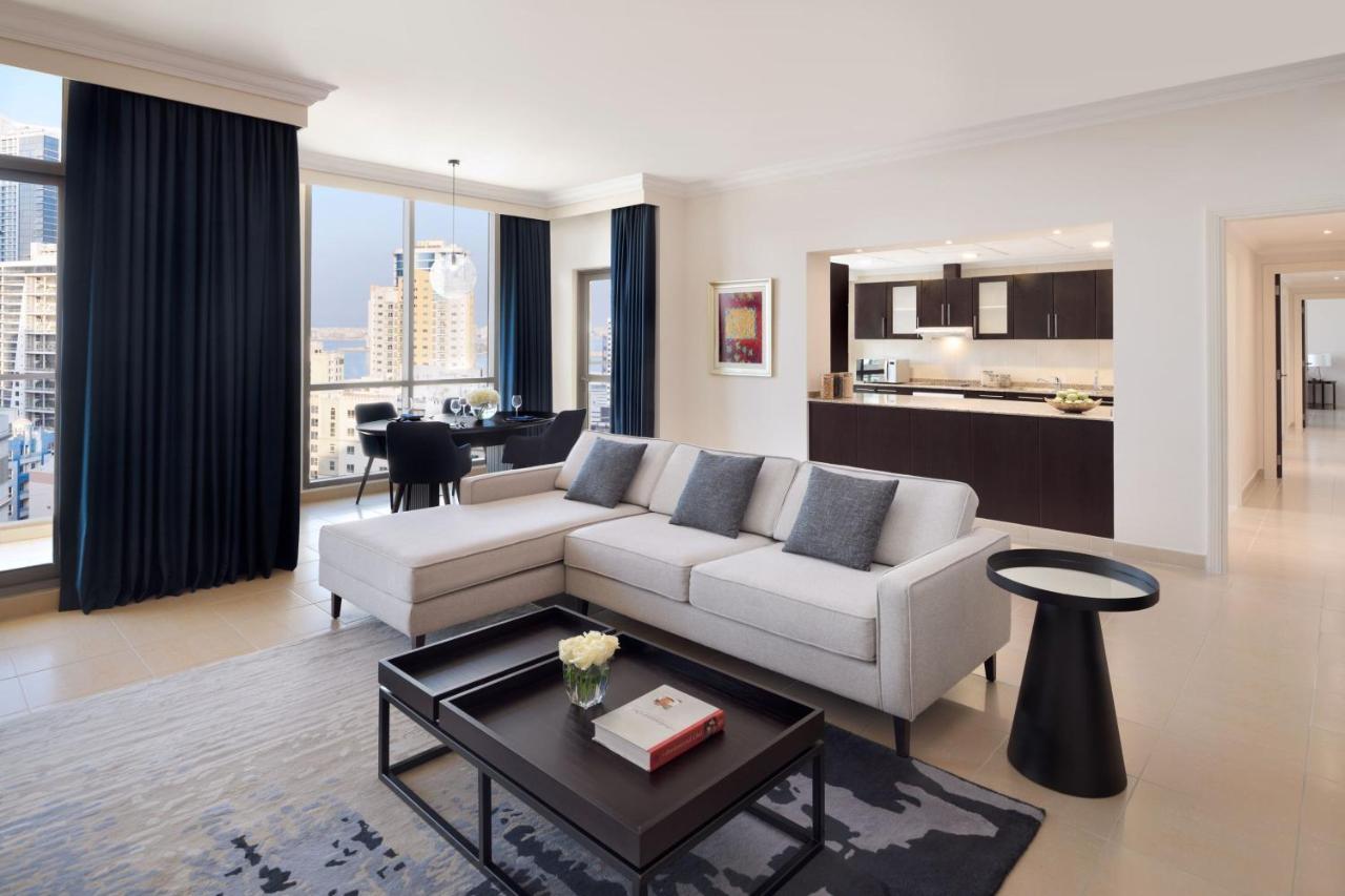 Three-Bedroom Apartment Balcony City View High Floor