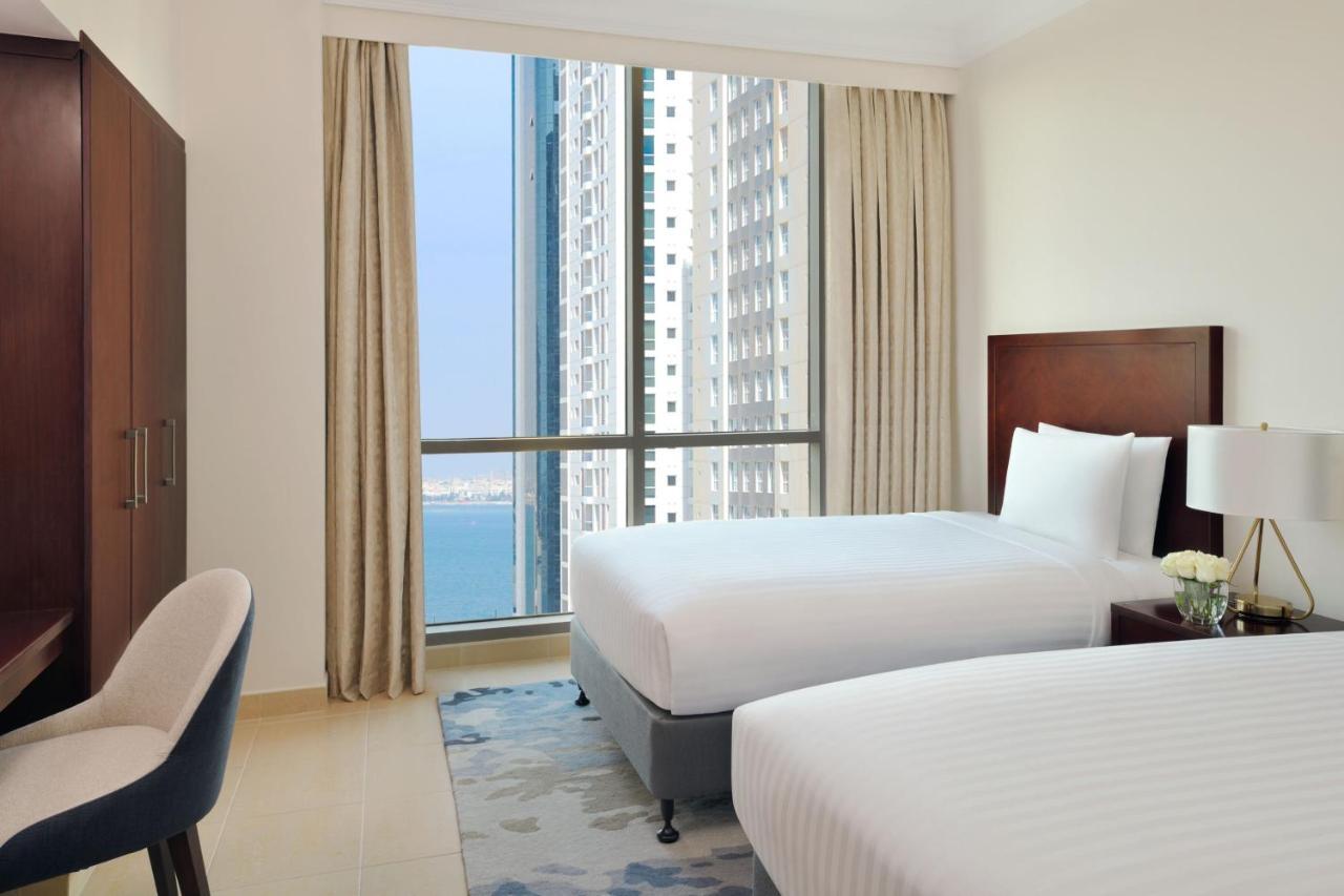 Three-Bedroom Apartment Balcony City View High Floor