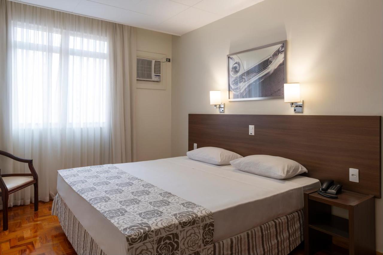 Quarto Duplo Standard com 1 Cama de Casal