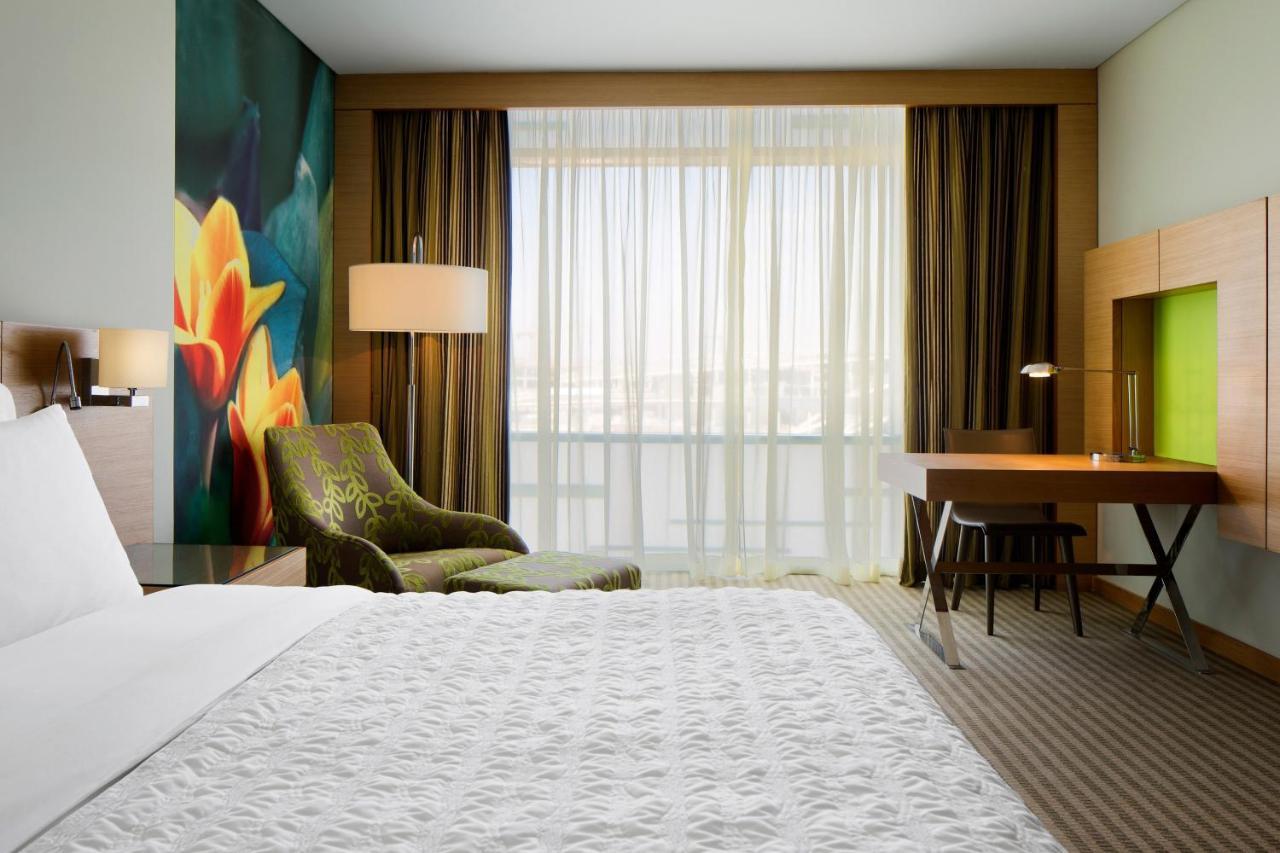 Deluxe Kamer met 1 Kingsize Bed en Uitzicht op de Luchthaven