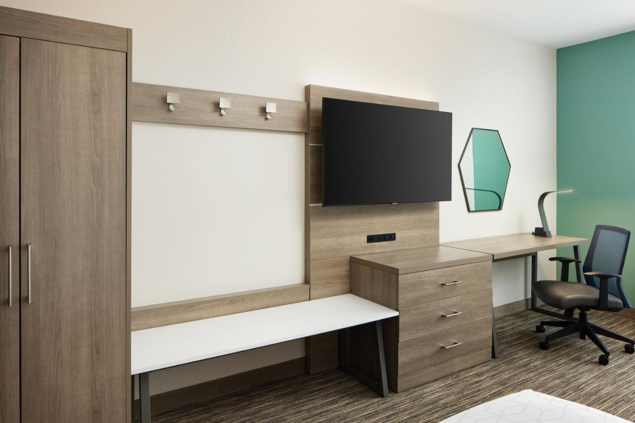 Standard Room with Two Queen Beds