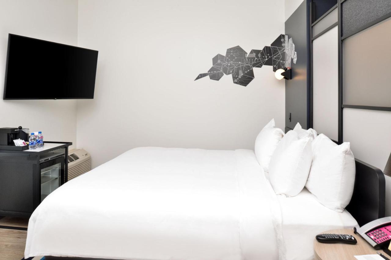 Aloft, Guest room, 1 King