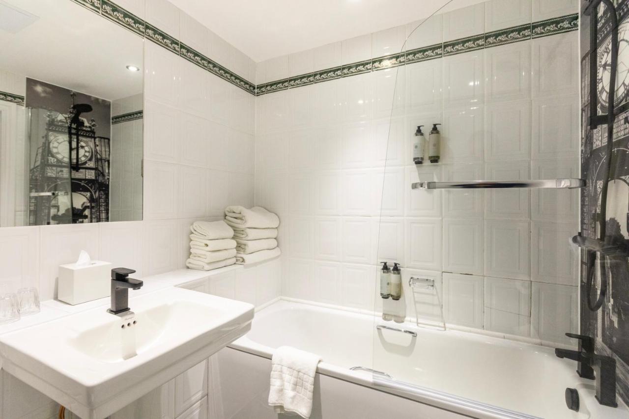 Chambre Familiale avec 2 Lits Doubles.