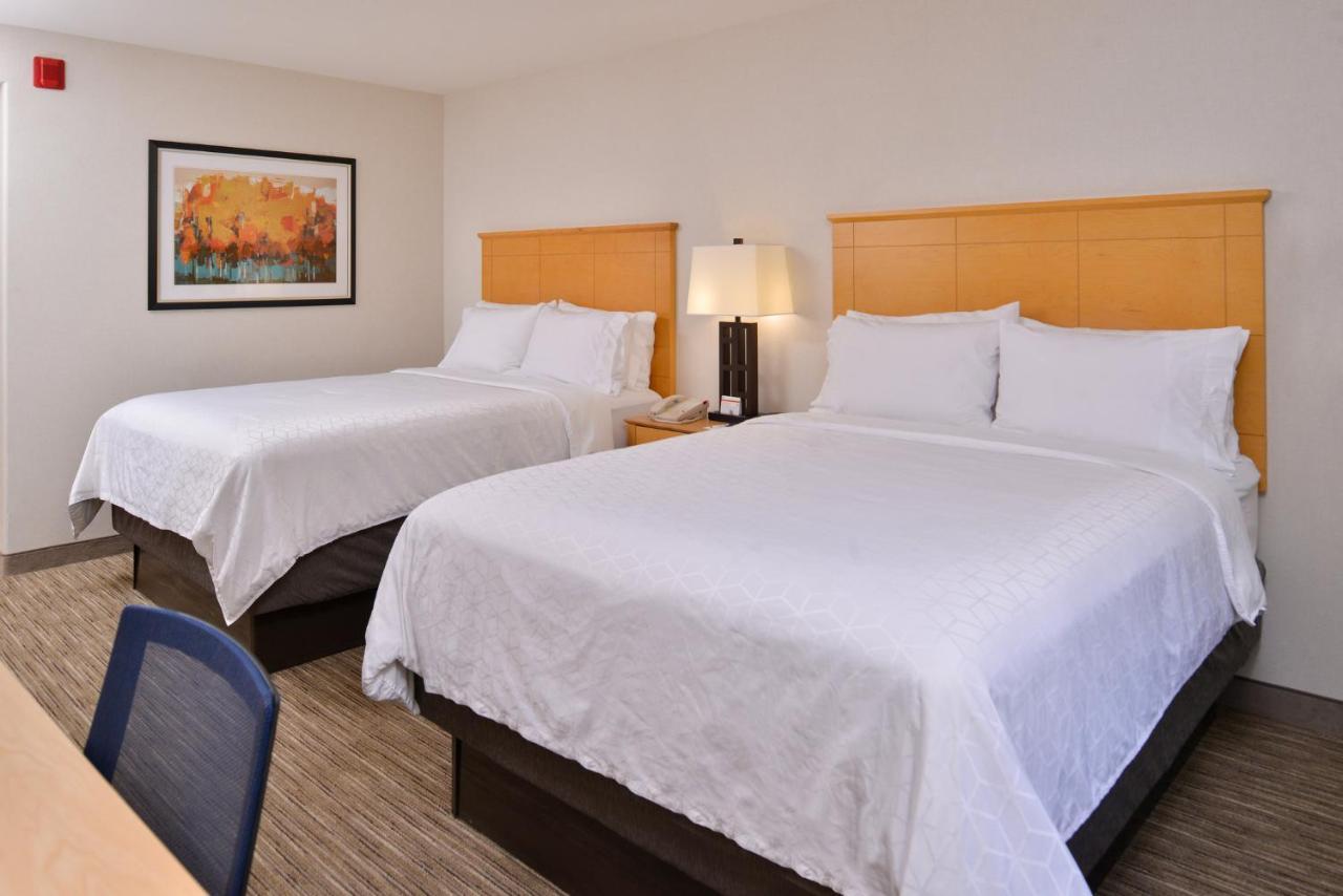Queen Room with Two Queen Beds - Hearing Accessible/Non-Smoking