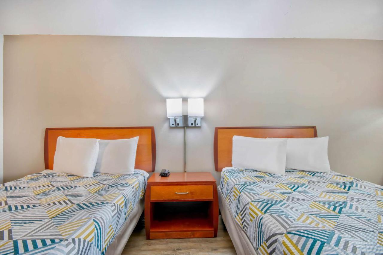 Deluxe Quadruple Room - Non-Smoking