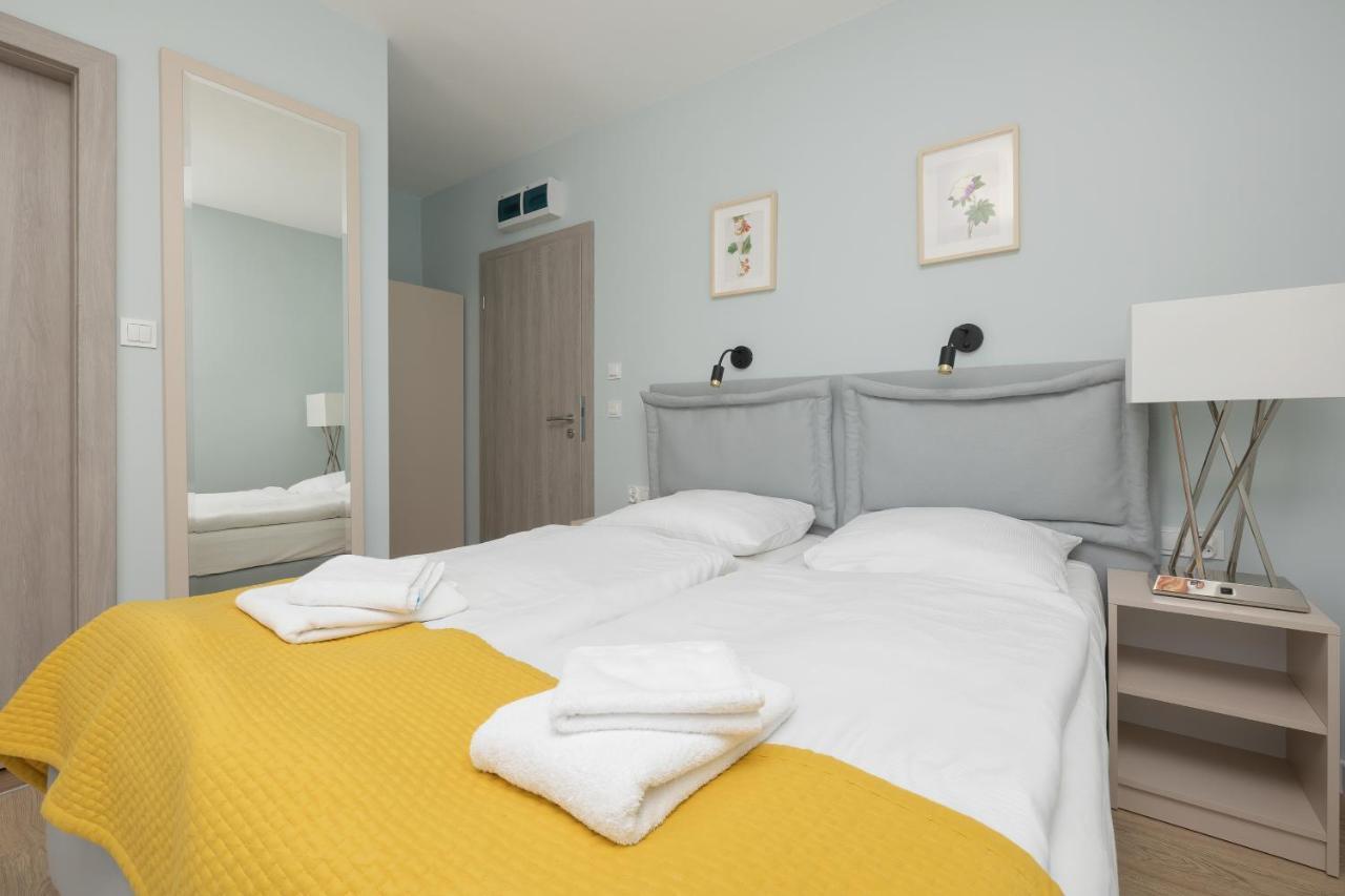 Kleines Zweibettzimmer