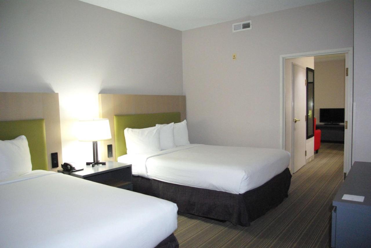 One-Bedroom Suite with Two Queen Beds, Non-Smoking