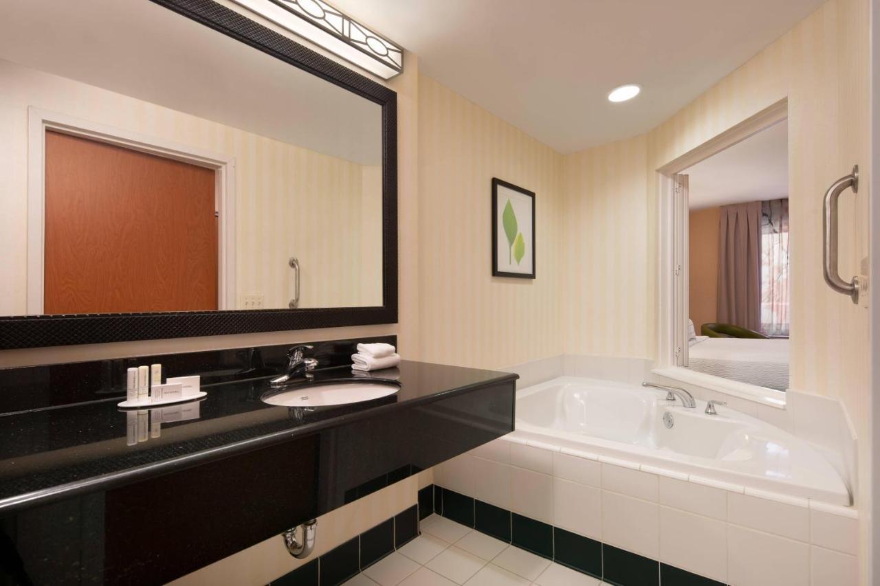 Garden Tub Suite, Suite, 1 King