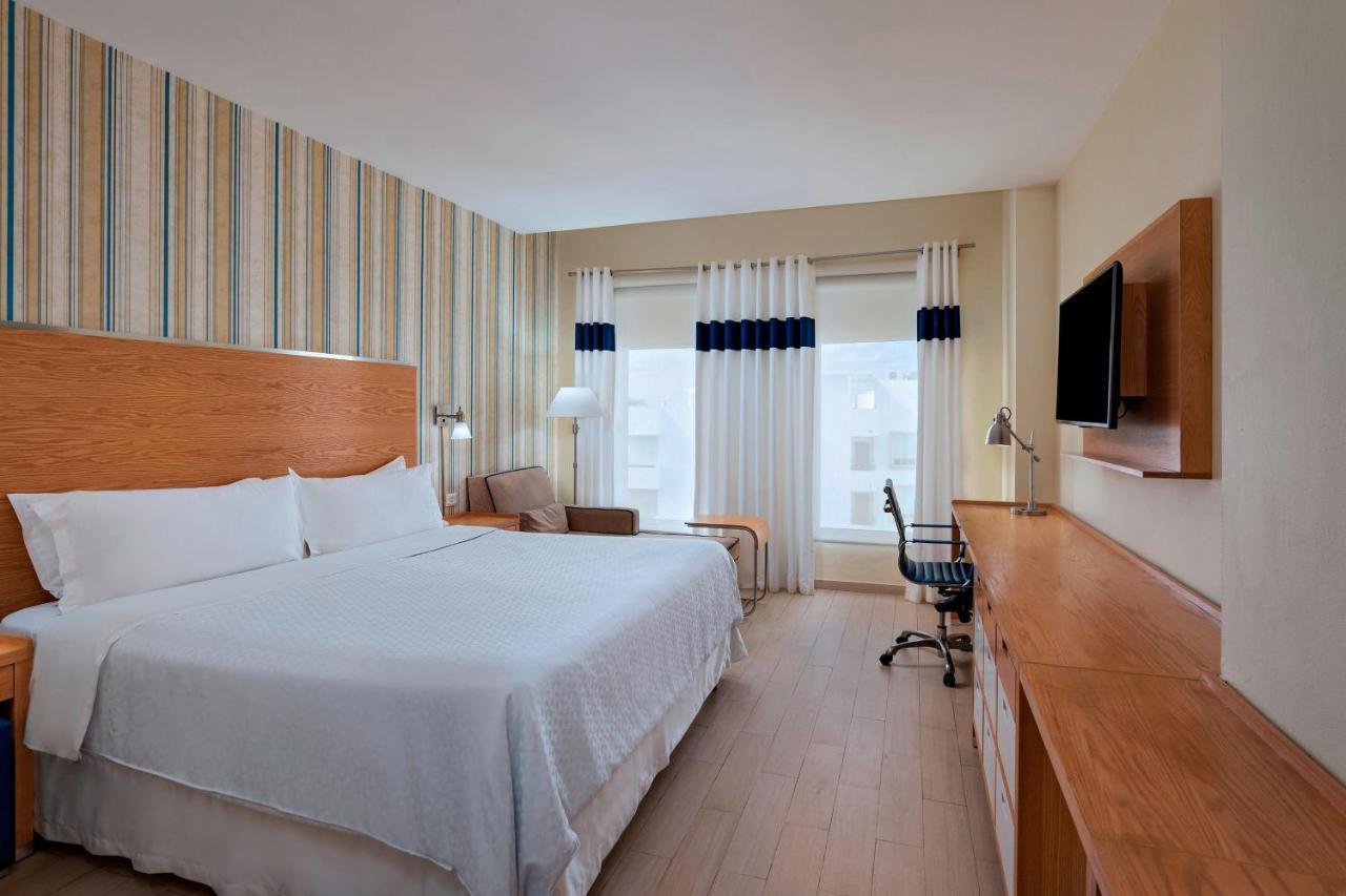 Traditional, Guest room, King, City view