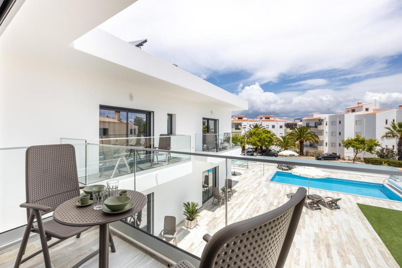 Deluxe Doppel-/Zweibettzimmer mit Zugang zum Pool