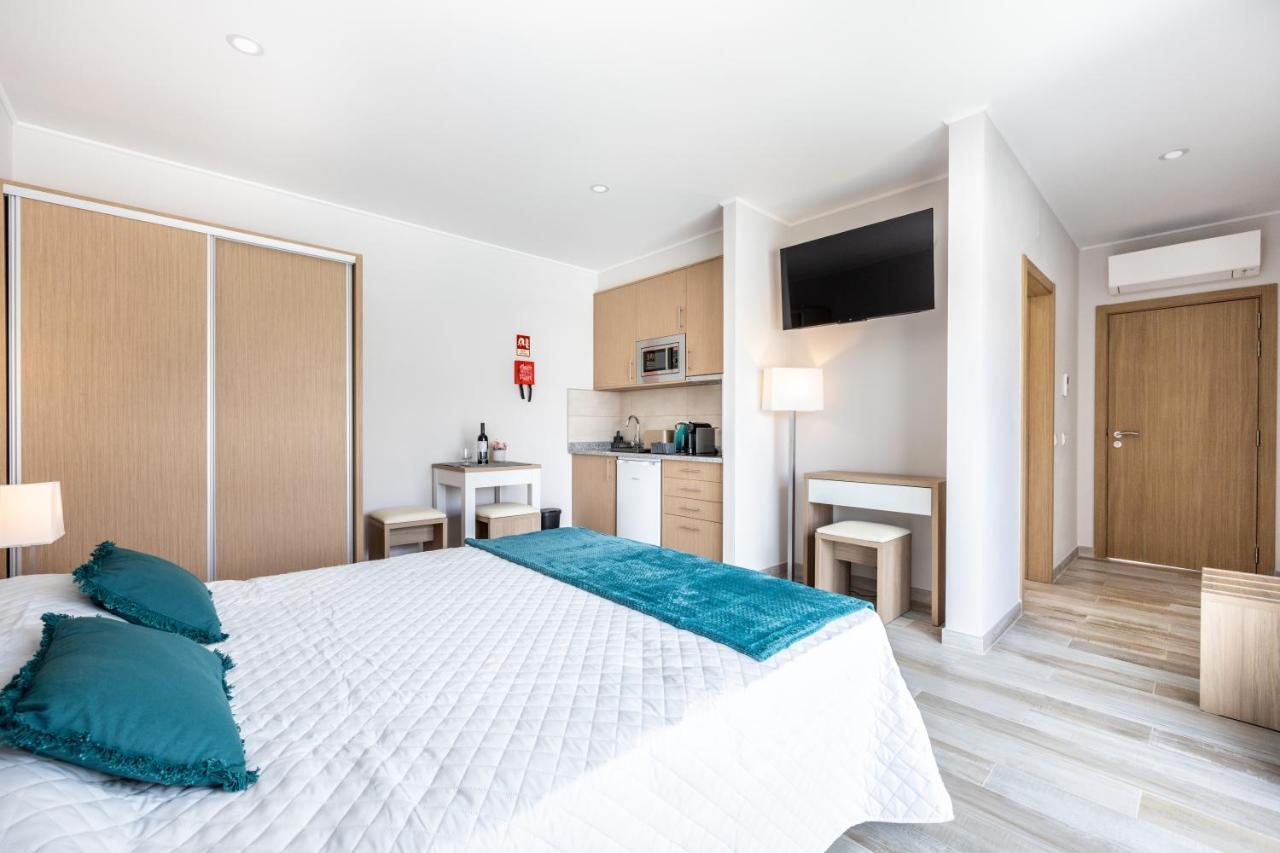 Deluxe Doppel-/Zweibettzimmer mit Zugang zum Pool