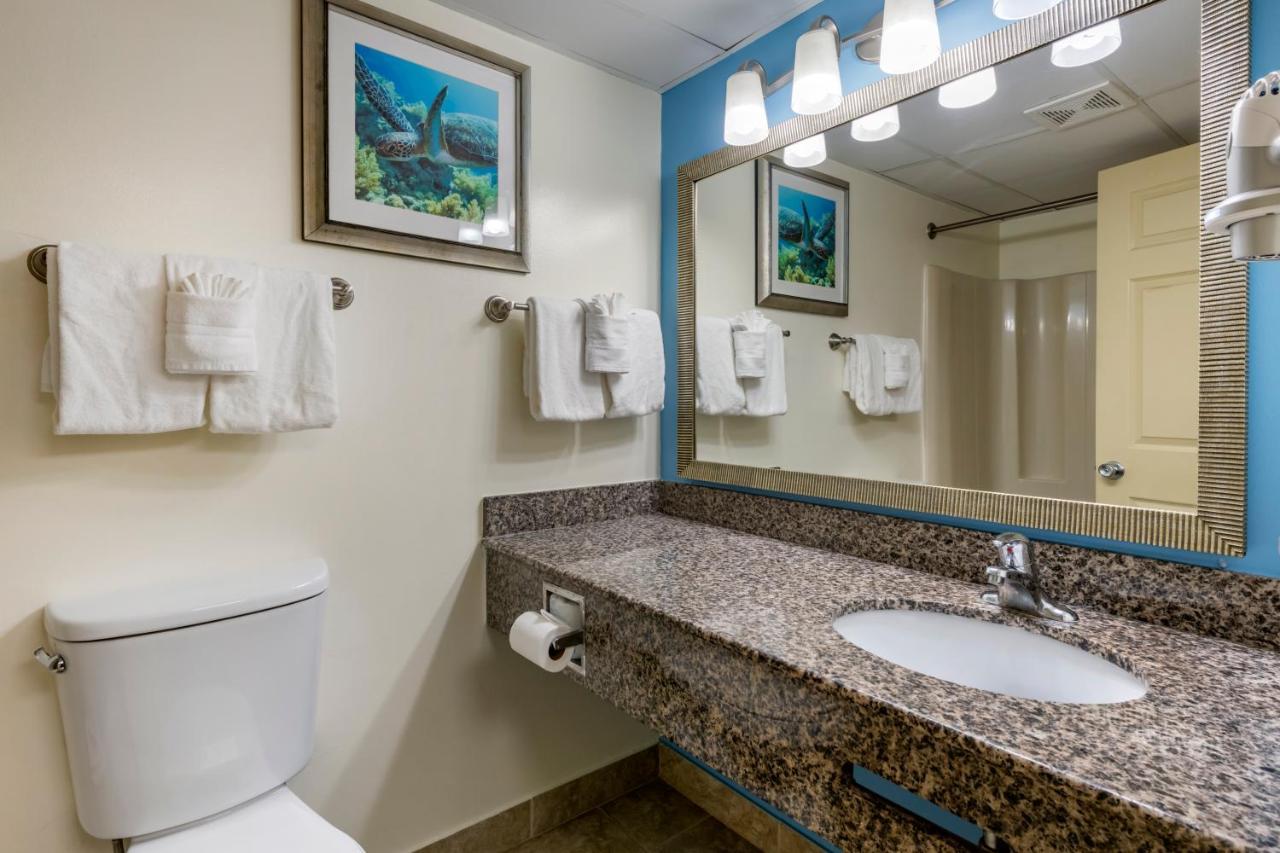 Deluxe Queen Room with Two Queen Beds - Ocean Front