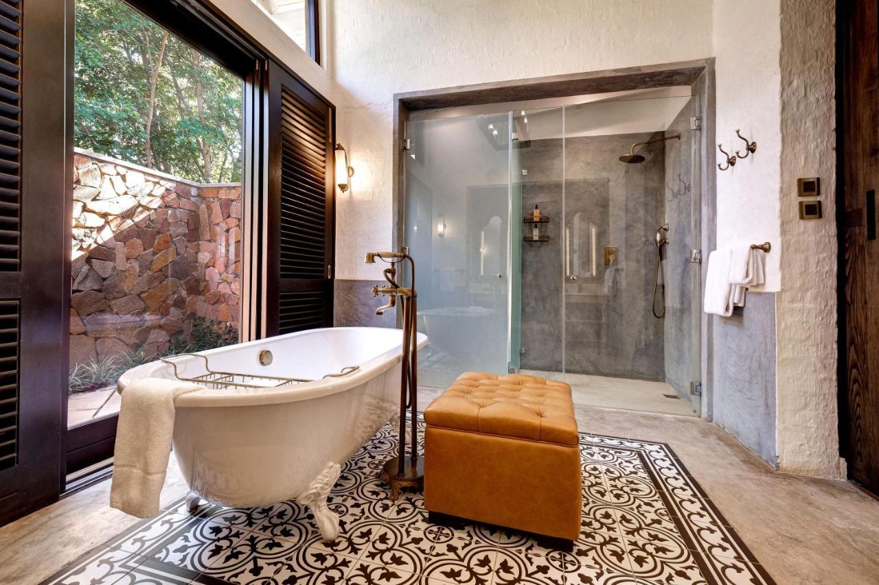 Deluxe King Room with Verandah and Forest View