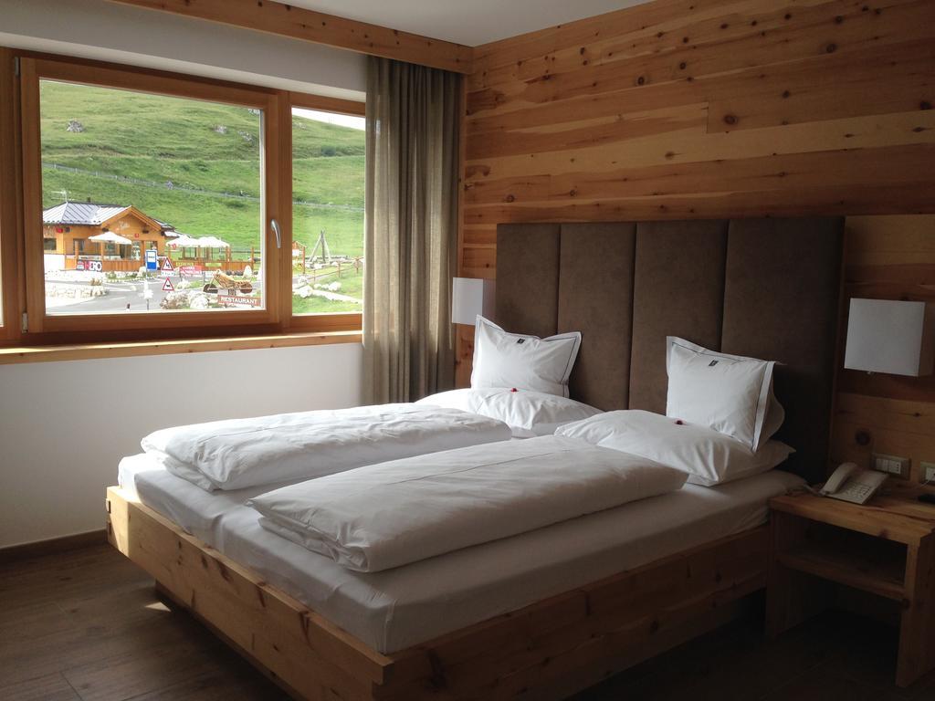 Superior Doppelzimmer mit Aussicht auf den Langkofel