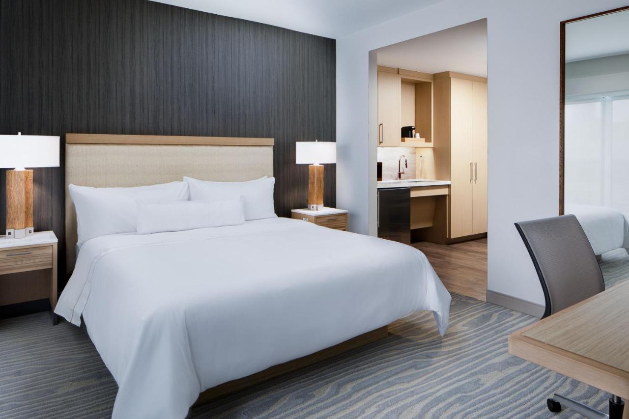 Standard Zimmer mit Kingsize-Bett