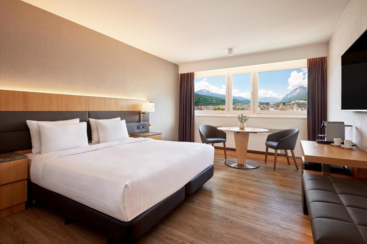 Deluxe Kamer met Kingsize Bed en Uitzicht op de Bergen - Hoge Verdieping