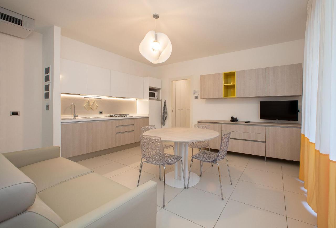 Deluxe Two-Bedroom Apartment,1649026810:JPEG