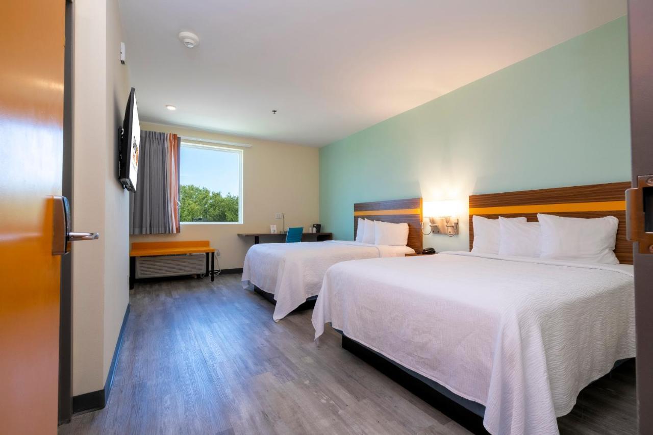 Business Room with Two Queen Beds Disability Access Smoke Free