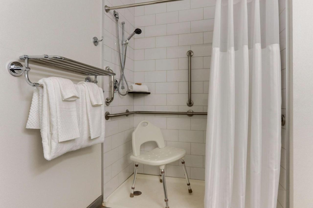 Queen Room with Two Queen Beds - Mobility Accessible