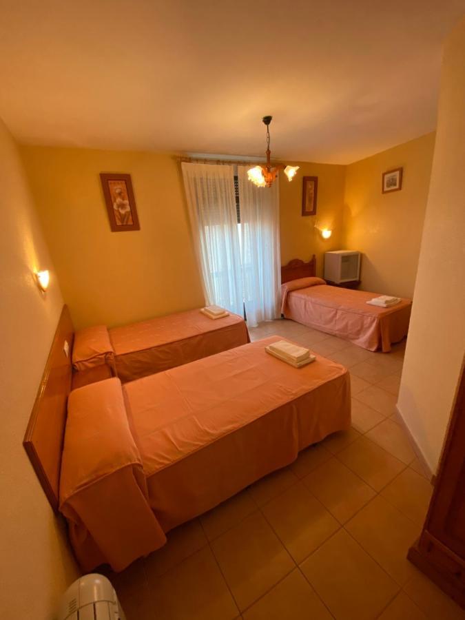 Triple Room with Private Bathroom,1425449368:JPEG
