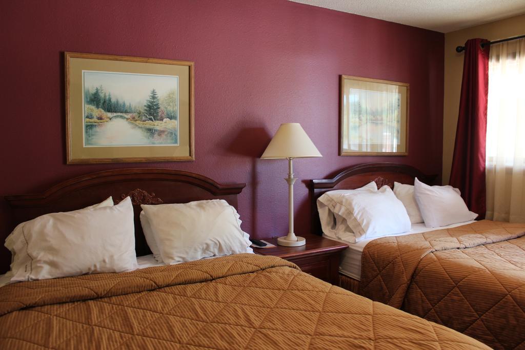 Queen Room with Two Queen Beds