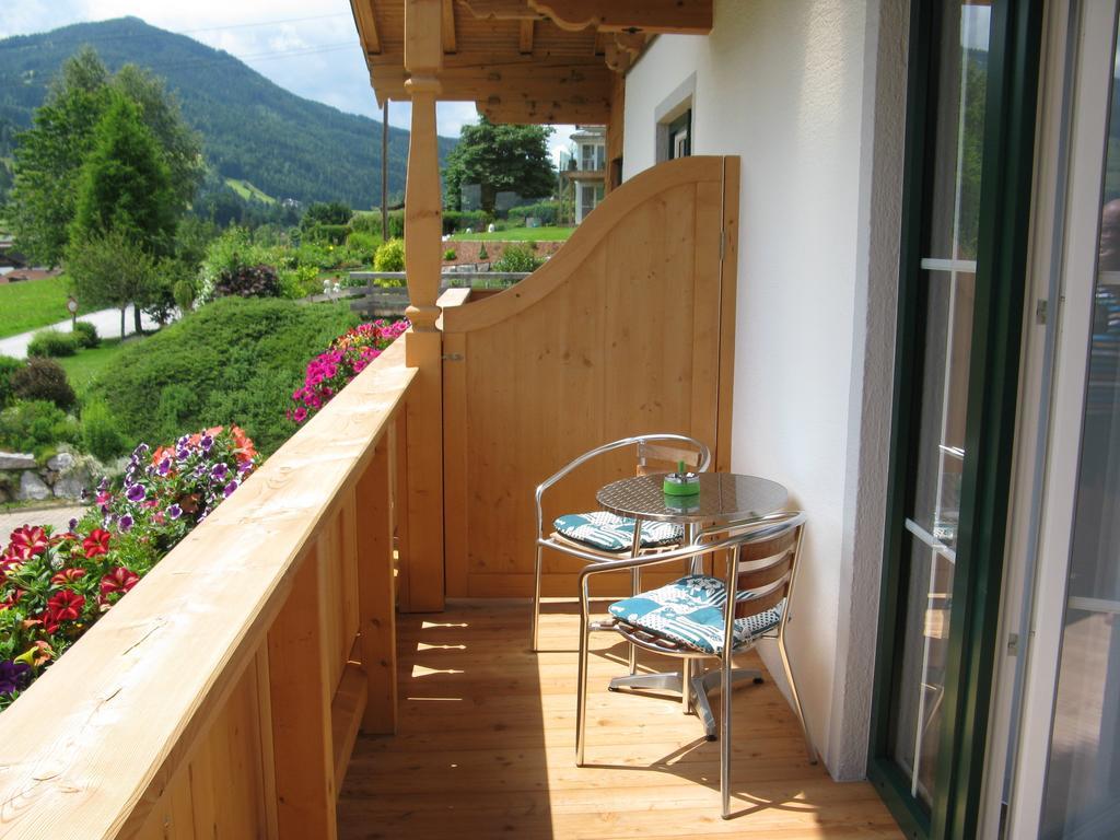 Family Room with Balcony,142681434:JPEG