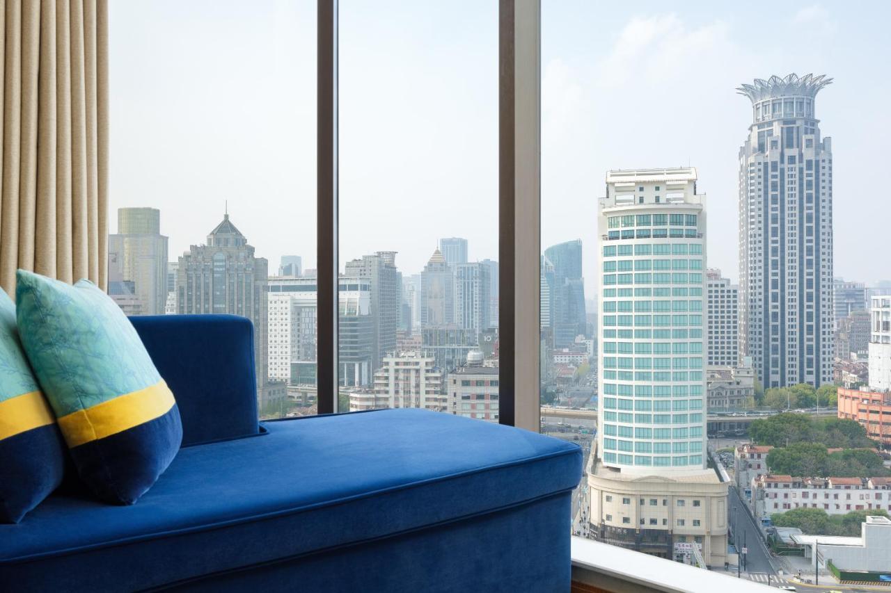 Club King Room